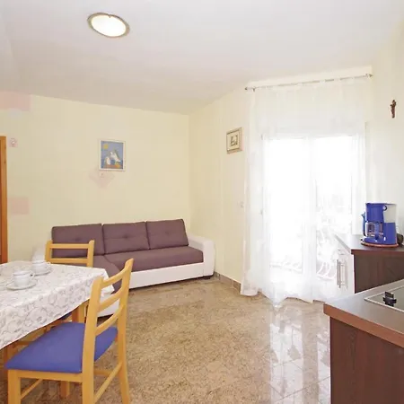 Lovely In With Kitchen