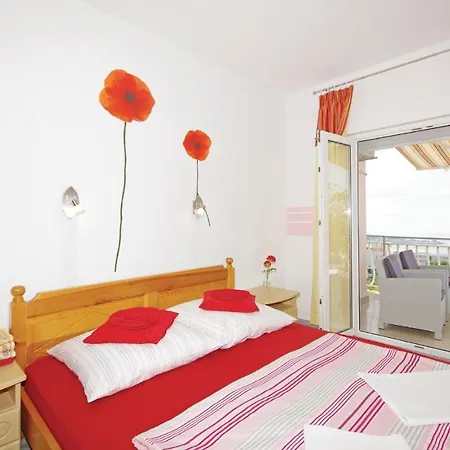 Lovely In With Kitchen Apartment